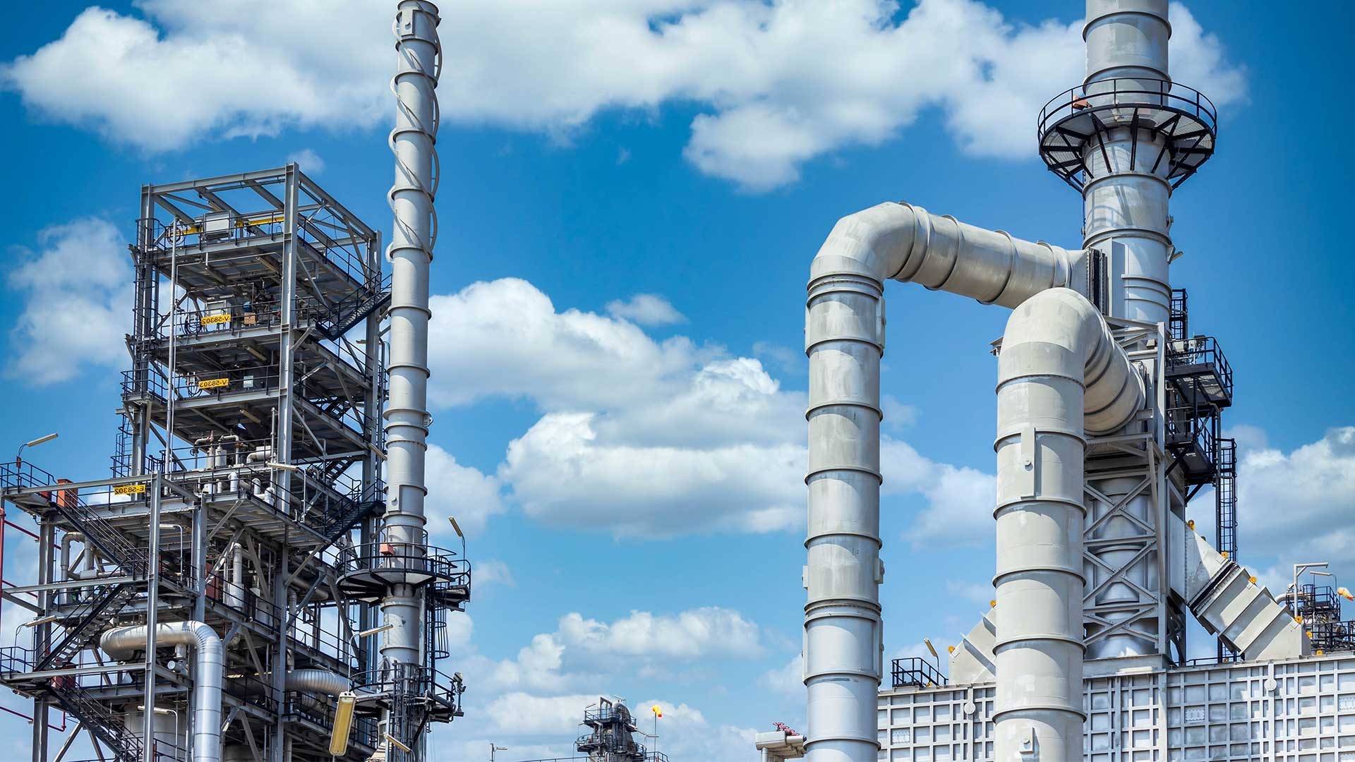 oil-refinery-plant-from-industry-zone-oil-and-gas--E5HABQN